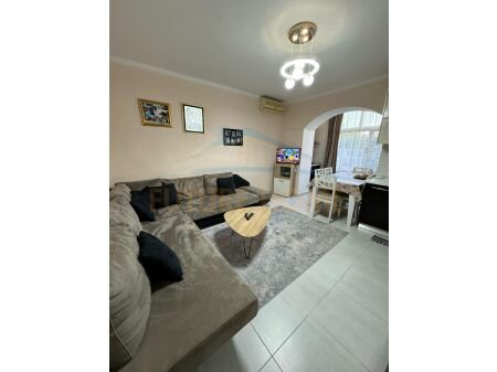 Tirane, shitet apartament 2+1+Ballkon Kati 1, 70 m² 196.000 € (Rruga Pjeter Budi)