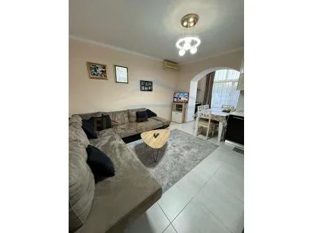 Tirane, shitet apartament 2+1+Ballkon Kati 1, 70 m² 196.000 € (Rruga Pjeter Budi)