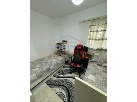 Tirane, shitet apartament 2+1+Ballkon Kati 1, 70 m² 196.000 € (Rruga Pjeter Budi)