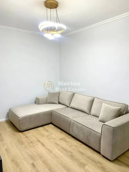 Tirane, jepet me qera apartament 1+1 Kati 1, 65 m² 600 € (Stacioni i Trenit)