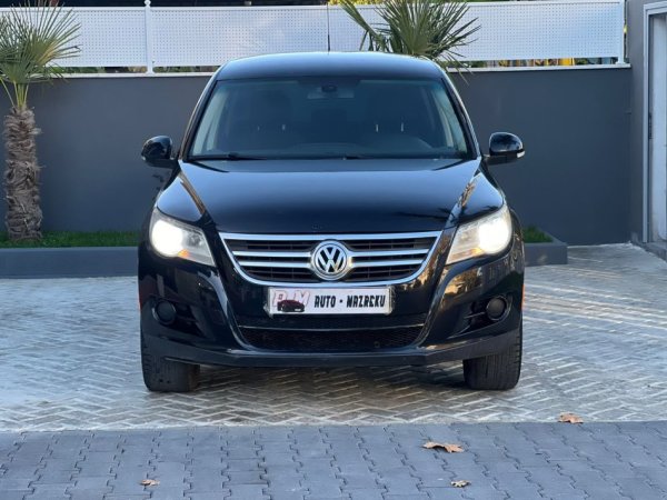 Fier, shes makine VW Tiguan-2.0 Benzine-4MOTION-AUTOMATIK 5200 EURO-I PERSHTASHEM PER GAZ 100%-069 44 00 305 Benzin, e zeze automatik Klima 148.000 km 5.200 €