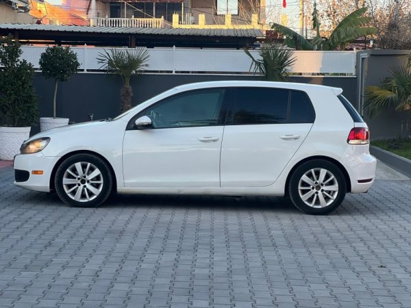 Fier, shes makine VW Golf 6-2.5 Benzin Gaz-2011-MANUAL-SUPER EKONOMIK 4500 EURO-069 44 00 305-LETRAT SAPO PAGUARA Benzin+Gaz, e bardhë manuale Klima 280.000 km 4.500 €