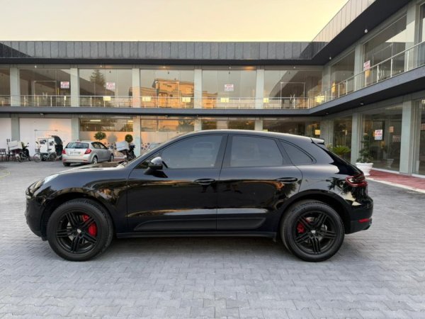 Fier, shes makine OKAZION-19.999 EURO-PORSCHE MACAN-3.0 BENZIN-FULL OPTIONS XHAMA TE ZINJ KOMPLET-069 44 00 305 Benzin, e zeze automatik Klima 182.000 km 19.999 €