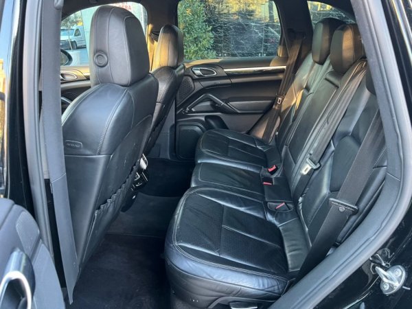 Fier, shes makine PORSCHE CAYENNE-3.6 BENZIN GAZ STAG-FULL OPTIONS-LETRAT 12-2026 XHAMA TE ZINJ KOMPLET-13.500 EURO OSE NDERROHET-069 44 00 305 Benzin+Gaz, e zeze automatik Klima 250.000 km 13.500 €