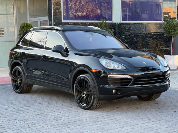 Fier, shes makine PORSCHE CAYENNE-3.6 BENZIN GAZ STAG-FULL OPTIONS-LETRAT 12-2026 XHAMA TE ZINJ KOMPLET-13.500 EURO OSE NDERROHET-069 44 00 305 Benzin+Gaz, e zeze automatik Klima 250.000 km 13.500 €