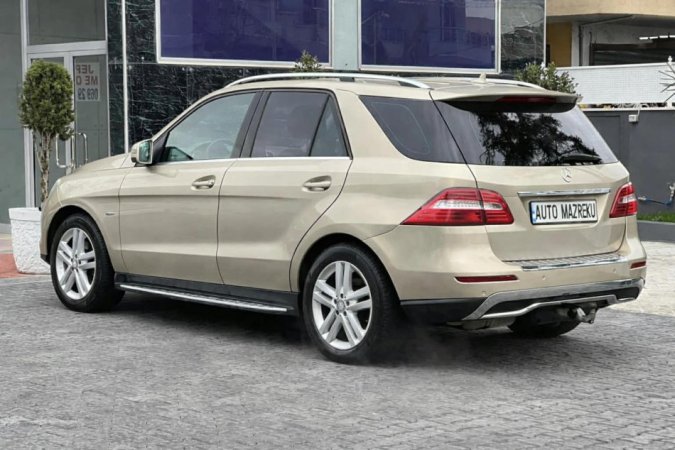 Fier, shes makine MERCEDES BENZ ML350 DIESEL BLUEEFFICIENCY-2012 12.500 EURO-MUNDESI NDERRIMI-069 44 00 305 Nafte, gri metalizato automatik Klima 280.000 km 12.500 €