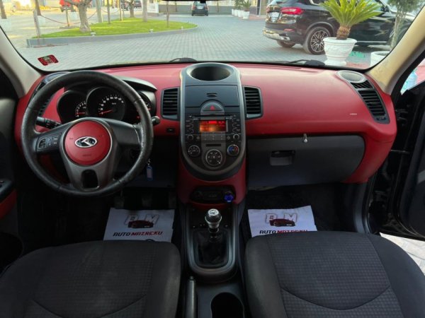 Fier, shes makine OKAZION--2200 EURO-KIA SOUL-1.6 BENZIN GAZ-MANUAL-SUPER EKONOMIKE XHAMA TE ZINJ ORIGJINAL-069 44 00 305-NUK NDERROHET Benzin+Gaz, e zeze Kondicioner 296.000 km 2.200 €