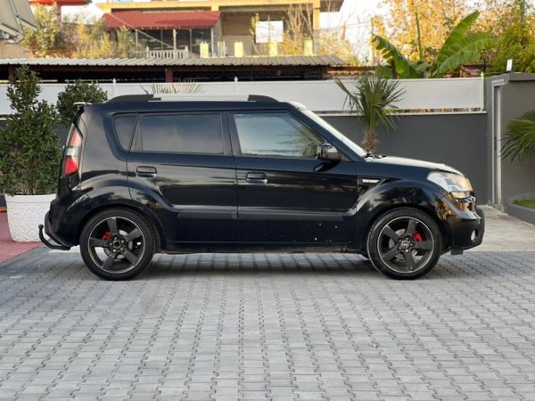 Fier, shes makine OKAZION--2200 EURO-KIA SOUL-1.6 BENZIN GAZ-MANUAL-SUPER EKONOMIKE XHAMA TE ZINJ ORIGJINAL-069 44 00 305-NUK NDERROHET Benzin+Gaz, e zeze Kondicioner 296.000 km 2.200 €