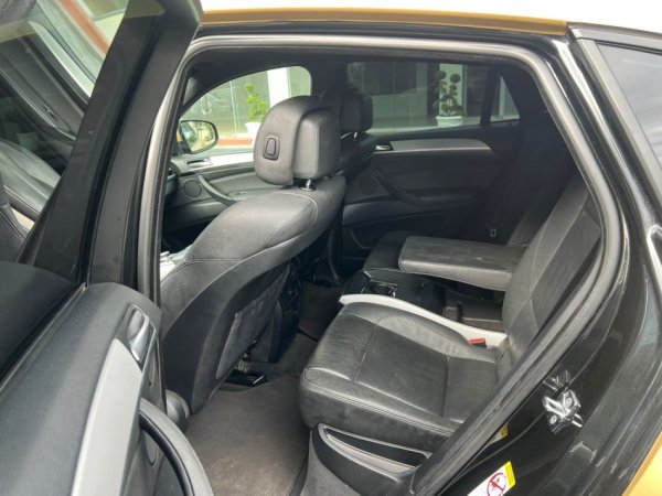 Fier, shes makine BMW X6-3.0 DIESEL-XHAMA TE ZINJ ORIGJINAL 8500 EURO OSE NDERROHET(E VESHUR ME LETER GOLD) Nafte, e argjendtë automatik Kondicioner 275.000 km 8.500 €