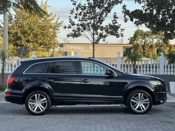 Fier, shes makine OKAZION-8500 EURO ME LEKE-AUDI Q7-3.0 DIESEL TDI-PANORAMA 7 VENDSHE-FULL OPTIONS-MUNDESI NDERRIMI-ME NDERRIM 10 EURO-069 44 00 305 Nafte, e zeze automatik Klima 275.000 km 8.500 €