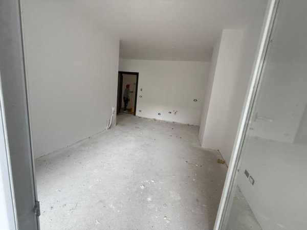 Tirane, shitet apartament 1+1 Kati 3, 1 m² 89.000 € 