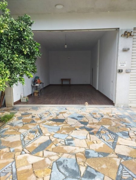 Tirane, jepet me qera magazine Kati 0, 50 m² (Rruga Agush Gjergjevica, Rrethi Shkozes)