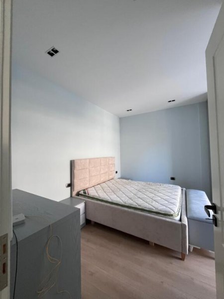 Tirane, jepet me qera apartament 2+1+Ballkon Kati 1, 100 m² 600 € (Sauk)