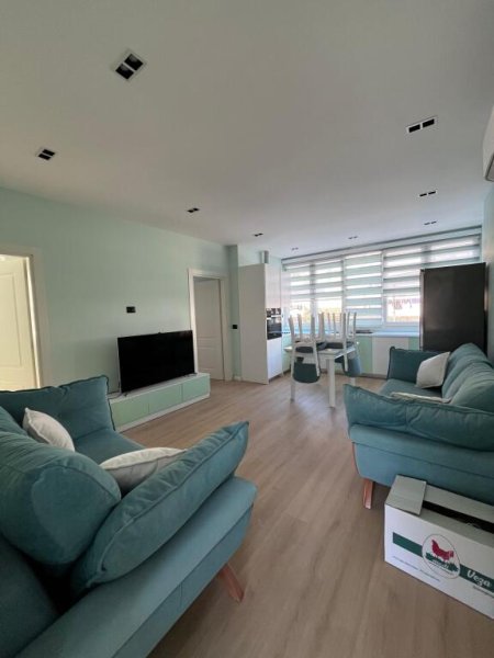 Tirane, jepet me qera apartament 2+1+Ballkon Kati 1, 100 m² 600 € (Sauk)