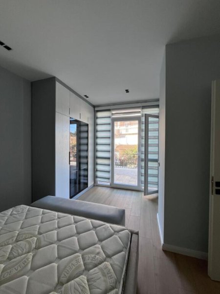 Tirane, jepet me qera apartament 2+1+Ballkon Kati 1, 100 m² 600 € (Sauk)