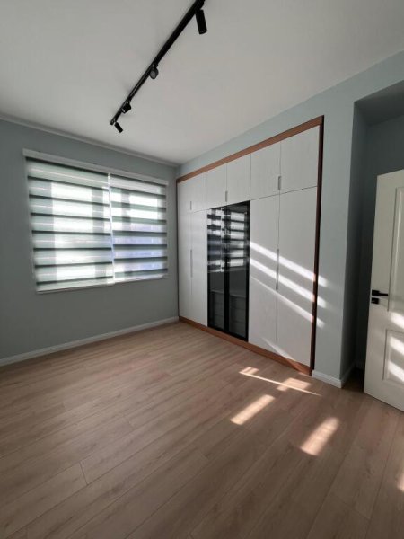 Tirane, jepet me qera apartament 2+1+Ballkon Kati 1, 100 m² 600 € (Sauk)