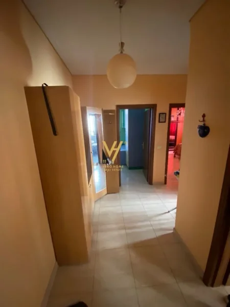 Tirane, jepet me qera apartament 2+1+Ballkon Kati 6, 100 m² 600 € (KOMUNA E PARISIT)