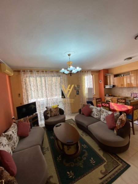 Tirane, jepet me qera apartament 2+1+Ballkon Kati 6, 100 m² 600 € (KOMUNA E PARISIT)