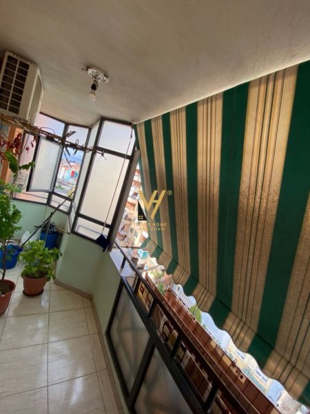 Tirane, jepet me qera apartament 2+1+Ballkon Kati 6, 100 m² 600 € (KOMUNA E PARISIT)