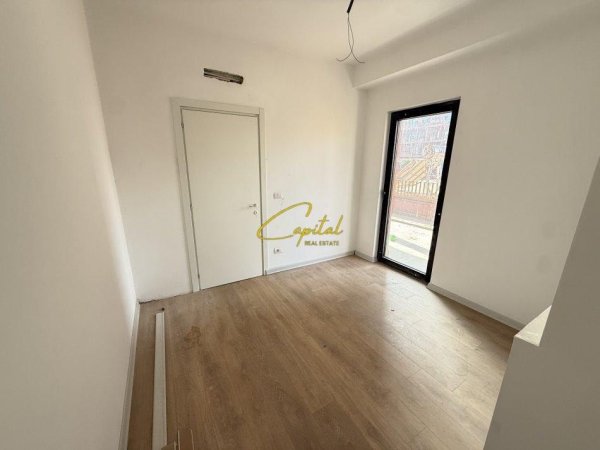 Tirane, jepet me qera zyre Kati 4, 117 m² 1200 € ( Garden Building )