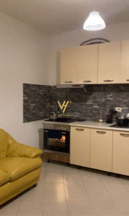 Tirane, jepet me qera apartament 1+1+Ballkon Kati 3, 77 m² 400 € (ASTIR)