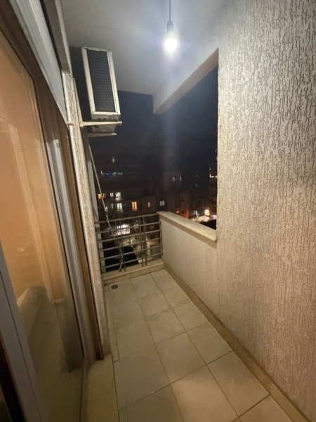 Tirane, jepet me qera apartament 1+1+Ballkon Kati 6, 75 m² 500 € (Selvia)