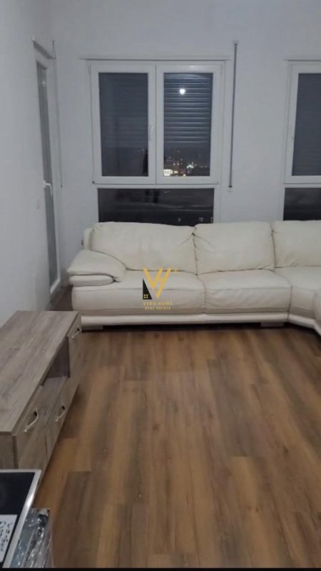 Tirane, jepet me qera apartament 2+1+Ballkon Kati 7, 80 m² 500 € (KAMEZ)
