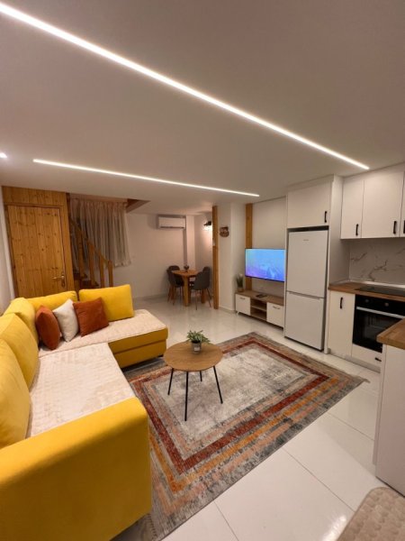 Tirane, jepet me qera apartament 1+1+Ballkon Kati 1, 74 m² 500 € (Rruga “4 Dëshmorët”)