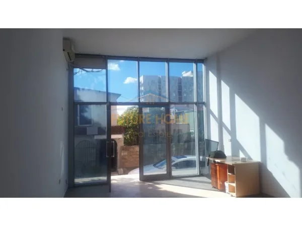 Tirane, shitet ambjent biznesi Kati 0, 42 m² 126.000 € (Rruga Dritan Hoxha)