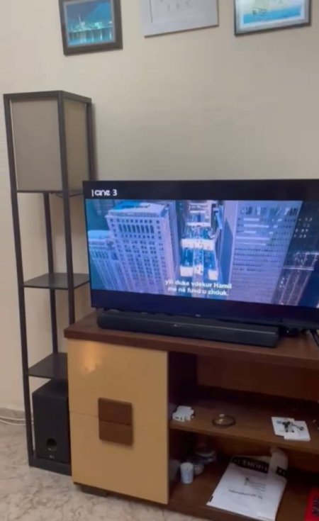 JEPET ME QIRA APARTAMNET 1+1  RR. KAVAJES  500 € (PRANE QENDERS GLOBE)