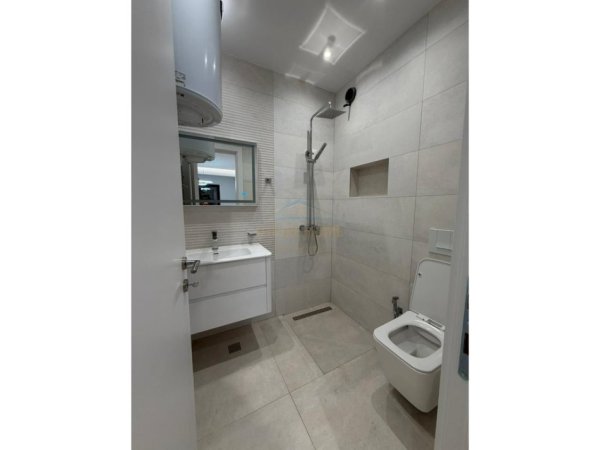 Tirane, jepet me qera apartament 2+1 , 92 m² 700 € (Kodra e Diellit)