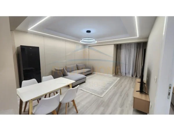 Tirane, jepet me qera apartament 1+1+Ballkon Kati 1, 76 m² 600 € (Kodra e Diellit 2)