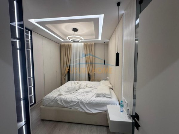 Tirane, shitet apartament 2+1+Ballkon Kati 3, 118 m² 
