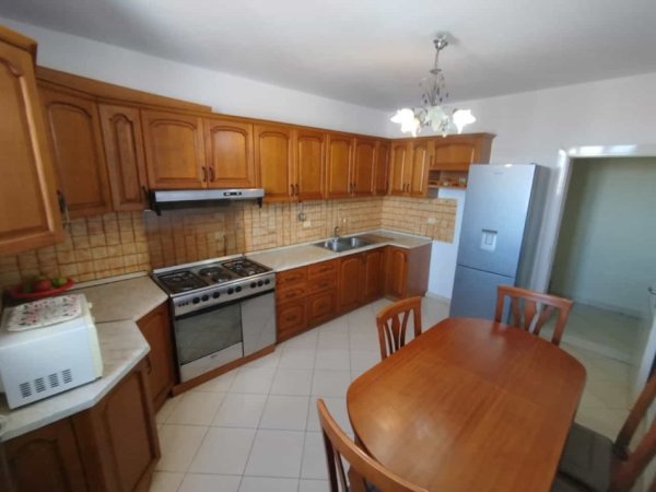 Durres, shes apartament 2+1 Kati 9, 108 m² 225.000 € (Rruga Aleksander Goga)