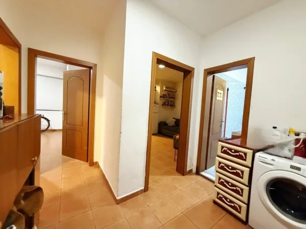 Tirane, shitet apartament 2+1 , 78 m² 152.000 € (Hotel Mondial)