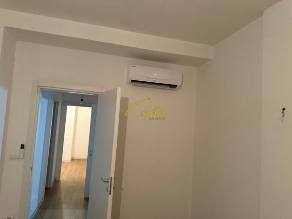 Tirane, jepet me qera zyre Kati 4, 117 m² 1.200 € (RRUGA E KAVAJES)