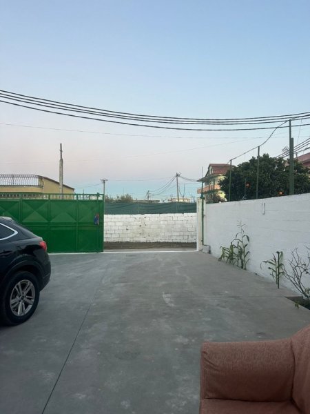 Durres, jepet me qera shtepi 1+1 Kati 0, 70 m² 250 € (Pranë Shkollës Neim Babameto, Spitallë)