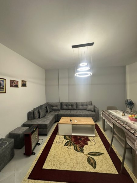 Durres, jepet me qera shtepi 1+1 Kati 0, 70 m² 250 € (Pranë Shkollës Neim Babameto, Spitallë)