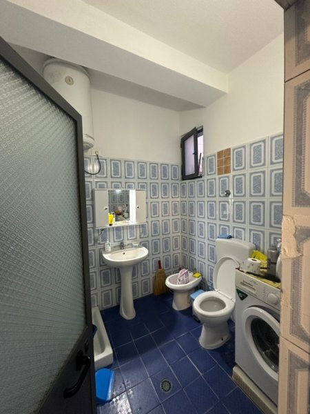 Durres, jepet me qera shtepi 1+1 Kati 0, 70 m² 250 € (Pranë Shkollës Neim Babameto, Spitallë)