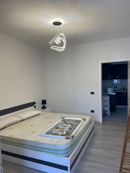 Tirane, jepet me qera apartament 1+1+Ballkon Kati 7, 71 m² 450 € (ASTIR)