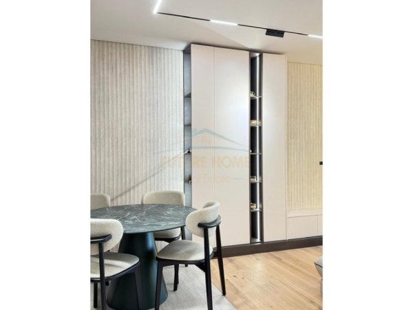 Tirane, jepet me qera apartament 1+1 Kati 13, 75 m² 1.200 € (MINE PEZA)