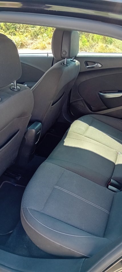 Tirane, shes makine opel astra j Nafte, e zeze manuale Kondicioner 140.000 km 5.800 €