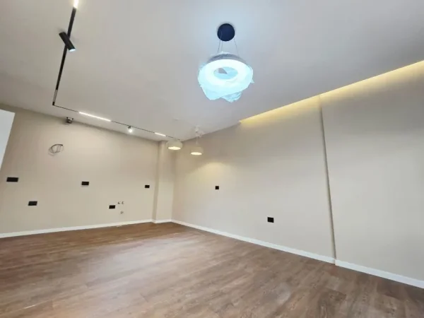 Tirane, shitet apartament 2+1 , 101 m² 255.000 € (Komuna e Parisit)