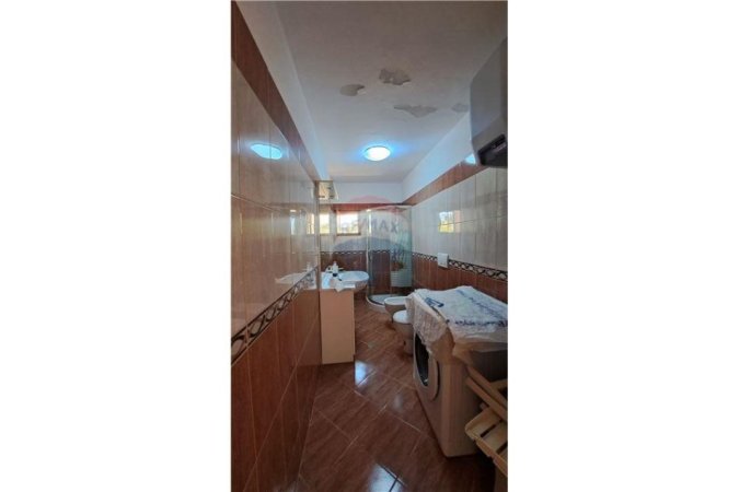 Vlore, shitet shtepi 1+1 Kati 1, 500 m² 120.000 € (Kanine, Vlore)