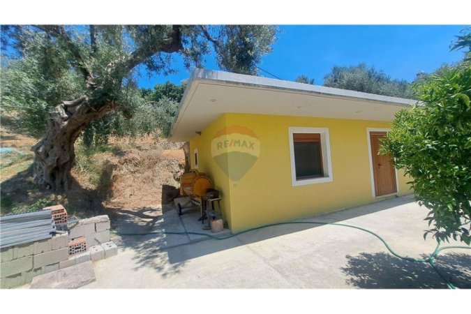 Vlore, shitet shtepi 1+1 Kati 1, 500 m² 120.000 € (Kanine, Vlore)