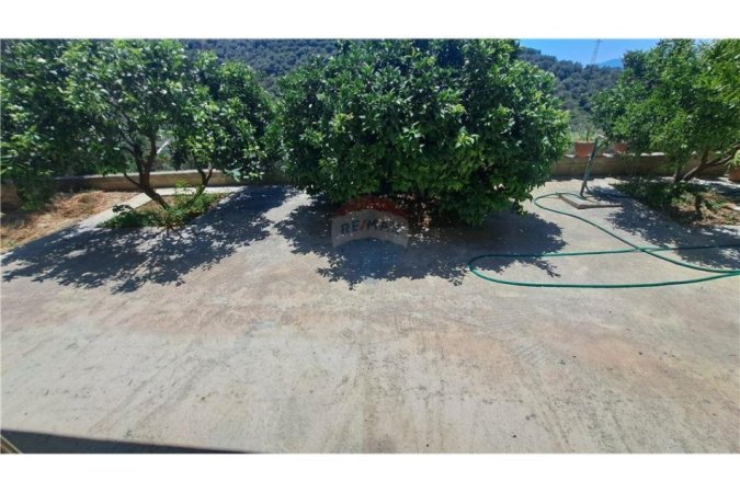 Vlore, shitet shtepi 1+1 Kati 1, 500 m² 120.000 € (Kanine, Vlore)