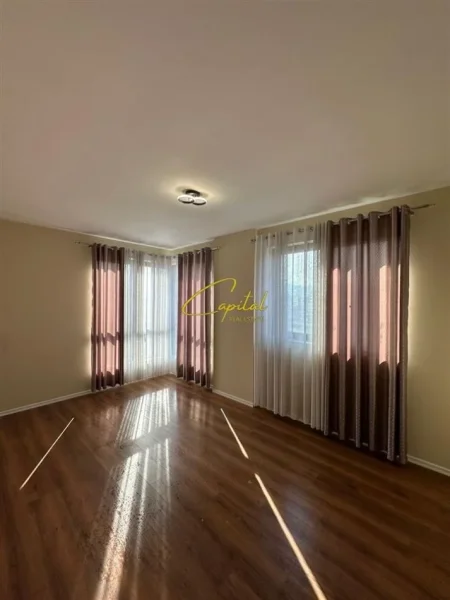 Tirane, jepet me qera zyre Kati 7, 90 m² 500 € (ASTIR)