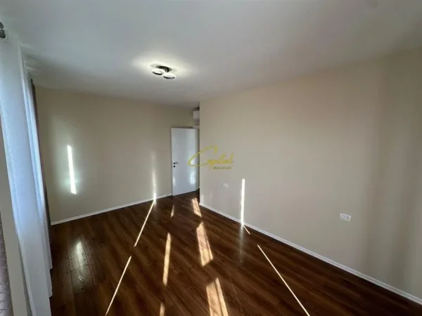 Tirane, jepet me qera apartament 2+1 Kati 7, 90 m² 500 € (ASTIR)