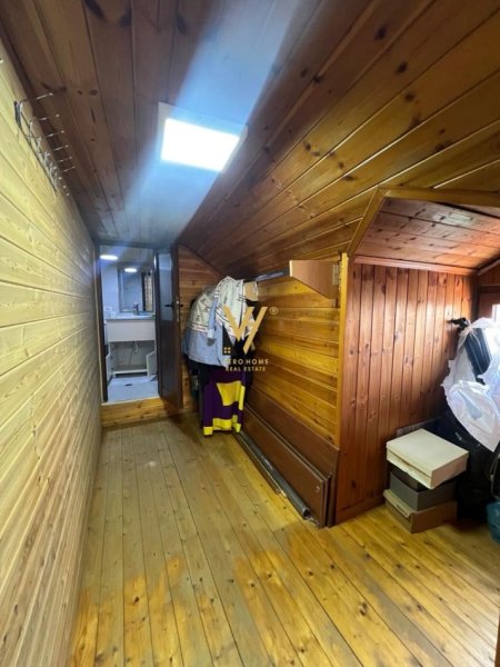 Tirane, jepet me qera zyre Kati 1, 180 m² 3.000 € (RRUGA E KAVAJES)