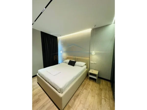 Tirane, jepet me qera apartament 2+1+Ballkon Kati 4, 65 m² 1.500 € (Qendër, Tiranë.)